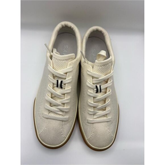 Athletic_Shoes